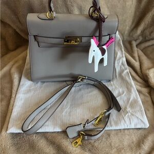 Elegant Gray Women's Handbag